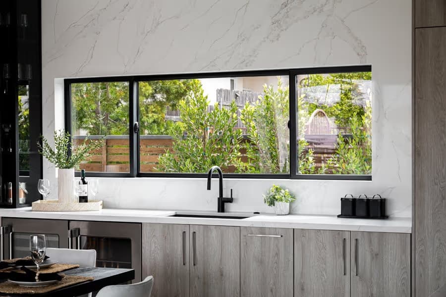 Sliding window replacement in NJ